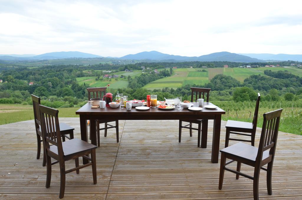 Fantastic View Vineyard Beskid Mountains Gruszow (Lesser Poland) Exterior foto